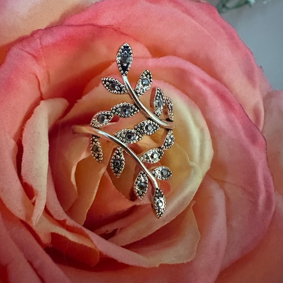 Hematite Leaf Ring - Picture 1 of 6